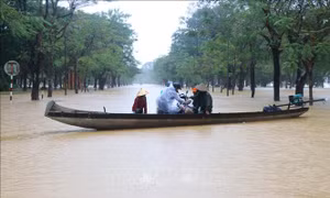 Huế: Mực nước sông Bồ vượt lịch sử, hơn 28.000 ngôi nhà bị ngập
