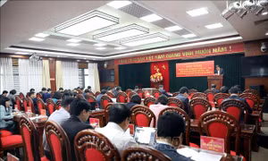 Đưa ra khỏi bộ máy những cán bộ thiếu trách nhiệm, thiếu đạo đức