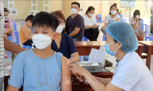 Nhiều địa phương không đạt tiến độ tiêm vaccine ngừa COVID-19 mũi 3, mũi 4