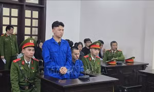 'Tổng tài' gây rối trật tự tại quán café lĩnh 24 tháng tù