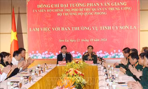Bộ trưởng Bộ Quốc phòng Phan Văn Giang làm việc với Ban Thường vụ Tỉnh ủy Sơn La