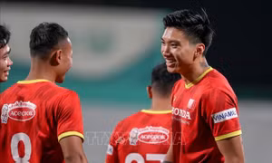 Vòng loại World Cup 2022: Văn Hậu có thể đá chính cho đội tuyển Việt Nam
