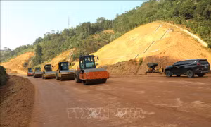 Phó Thủ tướng Nguyễn Chí Dũng kiểm tra tiến độ dự án cao tốc Tuyên Quang – Hà Giang