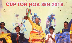 Tay đua David Van Eerd giành áo vàng chung cuộc Giải đua xe đạp quốc tế VTV Cúp Tôn Hoa Sen 2018