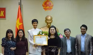 Đắk Lắk khen thưởng Top 5 Hoa hậu Hoàn vũ thế giới H’Hen Niê