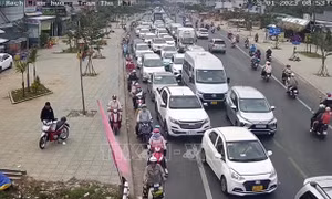 Mùng 2 Tết, BOT cầu Rạch Miễu nhiều lần xả trạm