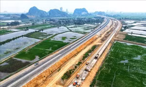 Tổng đài 1900 8099 tiếp nhận phản ánh trên các tuyến cao tốc