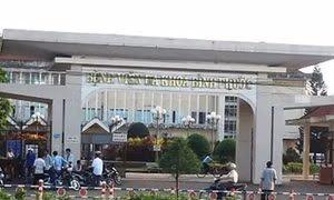 Một thanh niên bị đạn bắn găm trúng động mạch cảnh chung bên phải cổ