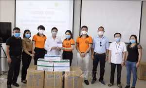 Hỗ trợ người dân gặp khó khăn, chung tay phòng chống dịch COVID-19