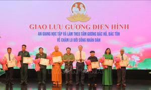 Tuyên dương 16 gương điển hình học tập và làm theo Bác Hồ, Bác Tôn