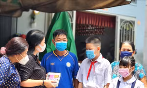 Trao gửi yêu thương, cùng em đến trường