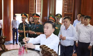 Thường trực Ban Bí thư dâng hương tại Khu di tích Quốc gia đặc biệt Kim Liên, Khu di tích Ngã ba Đồng Lộc