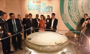 Trưng bày chuyên đề 'Âm vang Đông Sơn'