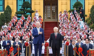 Thứ trưởng Bộ Ngoại giao trả lời phỏng vấn về kết quả chuyến thăm Việt Nam của Tổng thống Hoa Kỳ 