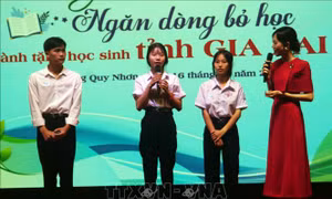 Trao học bổng cho học sinh hoàn cảnh khó khăn tỉnh Gia Lai