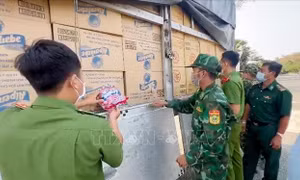 Liên tiếp thu giữ số lượng lớn hàng hóa, vật tư y tế không rõ nguồn gốc