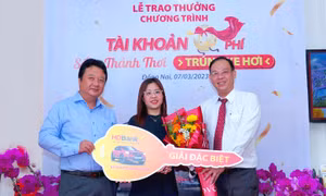Tham gia tài khoản không phí của HDBank, khách hàng may mắn trúng xe hơi Peugeot 