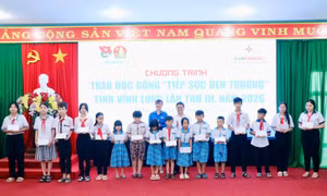 Công ty Nhiệt điện Duyên Hải chắp cánh tương lai từ những suất học bổng nghĩa tình