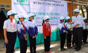 Kon Tum: Tuyên truyền chính sách bảo vệ rừng đến học sinh