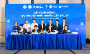 Pfizer tài trợ cho Hội Thầy thuốc trẻ Việt Nam nâng cao nhận thức khám chữa bệnh từ xa 