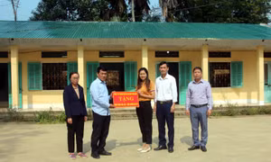 Chung tay đồng hành cùng vùng khó