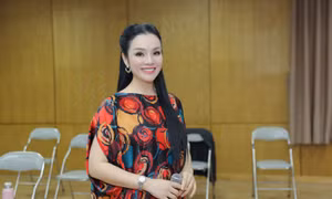 Tân Nhàn lo lắng vì cổ họng bất ổn trước đêm diễn “Con đường âm nhạc”