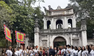 Dàn thí sinh Hoa hậu Du lịch thế giới 2022 khám phá Hà Nội