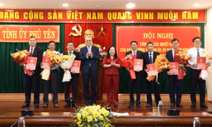 Phú Yên công bố các quyết định về công tác cán bộ.