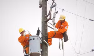 EVNSPC chủ động cấp điện an toàn trong mùa mưa bão