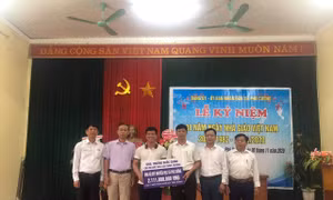 Tấm lòng vàng dành cho Quỹ Khuyến học