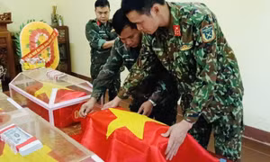 Đồng lòng đưa đồng đội trở về