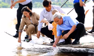 Đồng Nai thả cá phóng sinh tái tạo và bảo vệ nguồn lợi thuỷ sản năm 2023