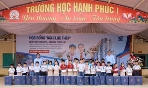 Học bổng 'Nghị lực Thép': Điểm tựa cho những ước mơ vượt khó
