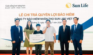 Sun Life Việt Nam chi trả quyền lợi bảo hiểm cho Khách hàng tại Quảng Trị