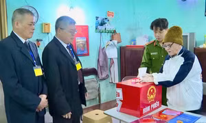 Cử tri 106 tuổi ở Thái Nguyên bỏ phiếu đúng ngày sinh nhật