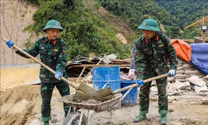 Những ngôi nhà ấm tình quân dân nơi vùng lũ Mường Pồn