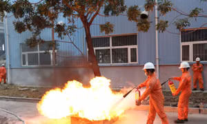 Cấp bách phòng cháy, chữa cháy tại các cơ sở có nguy hiểm về cháy, nổ, địa điểm tập trung đông người dịp Tết