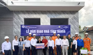 Công ty Điện lực Phú Yên hoàn thành chương trình xây Nhà tình nghĩa năm 2023
