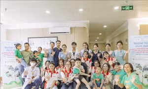Hành trình yêu thương chăm sóc sức khỏe cho trẻ bại não 