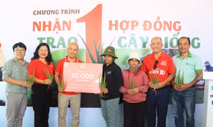 Generali Việt Nam trao tặng 10.000 cây giống cho đồng bào Raglai Ninh Thuận