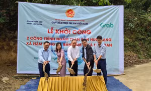 Xây dựng thêm hai cây cầu thuộc dự án 'Xây cầu đến lớp'