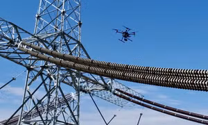 EVNSPC: Tăng cường cảnh báo người dân sử dụng thiết bị Drone gần khu vực lưới điện