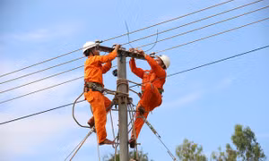 Quảng Ngãi đẩy nhanh xây dựng hạ tầng lưới điện