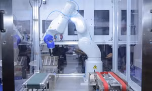 Epson lần đầu tiên giới thiệu robot công nghiệp ở khu vực phía Nam