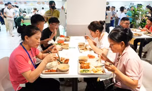 Bắc Ninh: “Bữa cơm Công đoàn” - tri ân, gắn kết người lao động