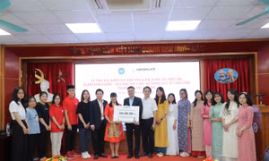 Herbalife Việt Nam trao học bổng cho sinh viên và bác sĩ nội trú xuất sắc Đại học Y Hà Nội