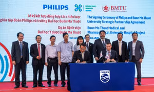 Theo ký kết, Philips sẽ cung cấp giải pháp bệnh viện thông minh theo hình thức chìa khóa trao tay cho Trường Đại học Buôn Ma Thuột.