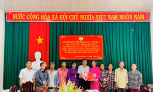Nhiệt điện Bà Rịa ra quân sửa chữa điện tại nhà dân và vận động tiết kiệm điện