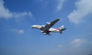 Emirates thực hiện chuyến bay A380 sử dụng 100% nhiên liệu hàng không bền vững