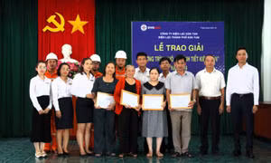 Khen thưởng 150 hộ gia đình thi đua tiết kiệm điện